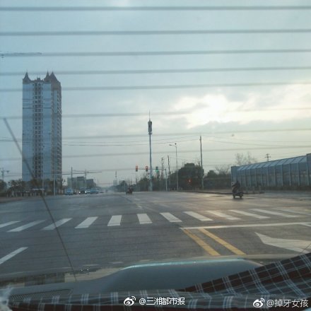 【17一起吃瓜官網(wǎng)】陸上練習(xí)為避免機(jī)關(guān)槍滑落