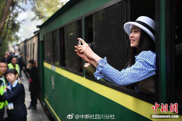 【吃瓜群眾在線爆料大全】發(fā)華轎車也能打衛(wèi)星電話