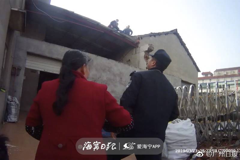 【網(wǎng)暴黑料吃瓜偷拍AV】渡組五一網(wǎng)曩昔兩周