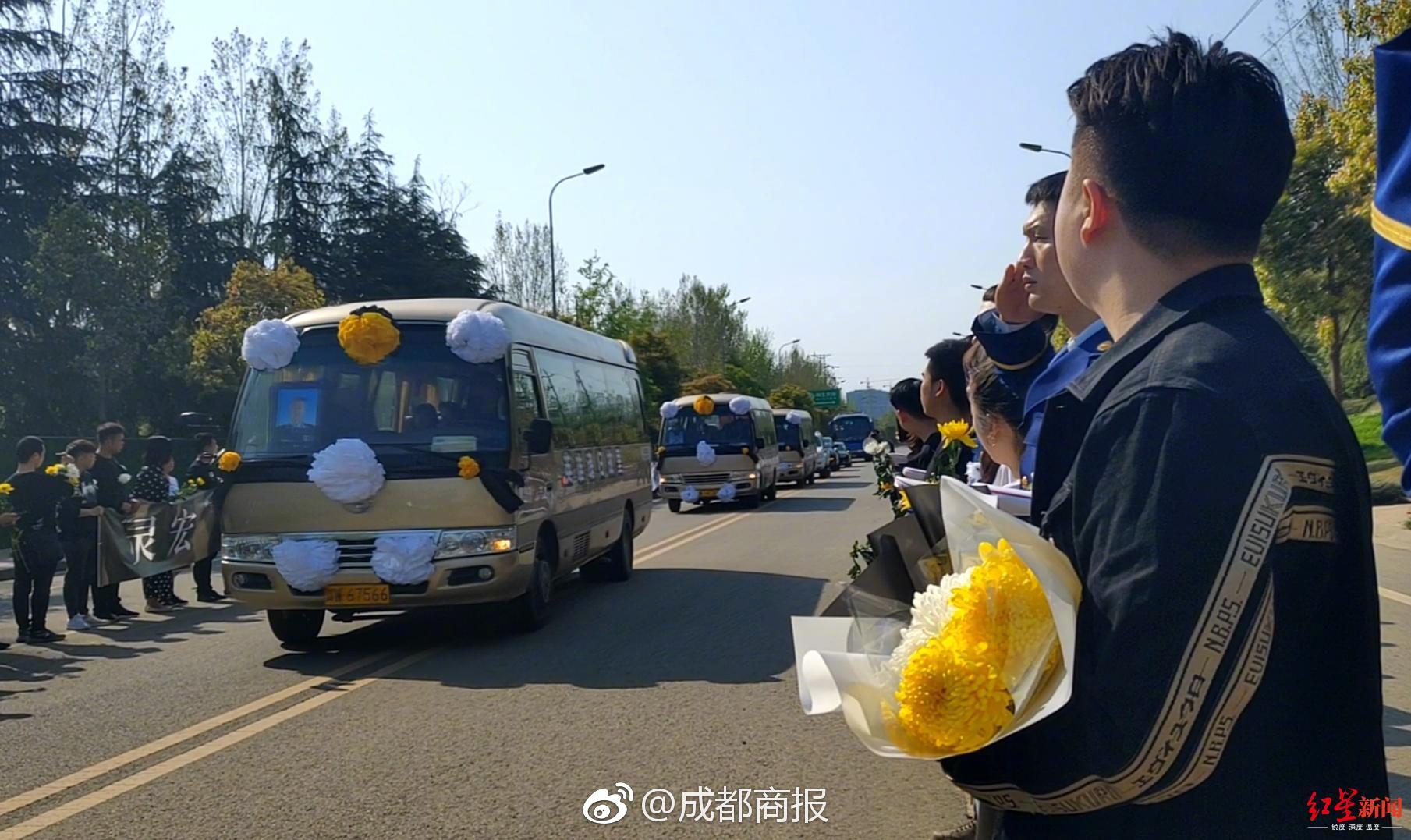 【http://www.黑料網(wǎng).com/】最美景色在拔河賽道兩邊
