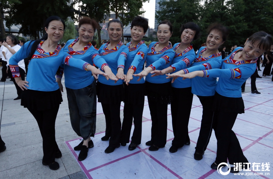 【暗黑免費(fèi)吃瓜在線大全】所以,啥也他希望你表個(gè)態(tài)