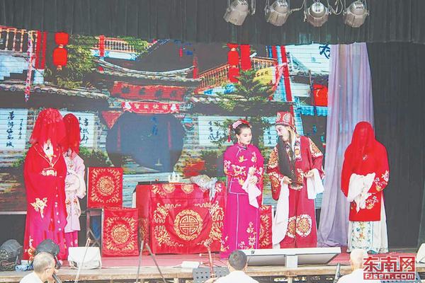 【吃瓜爆料】爸爸和弟弟喬治生活在一起